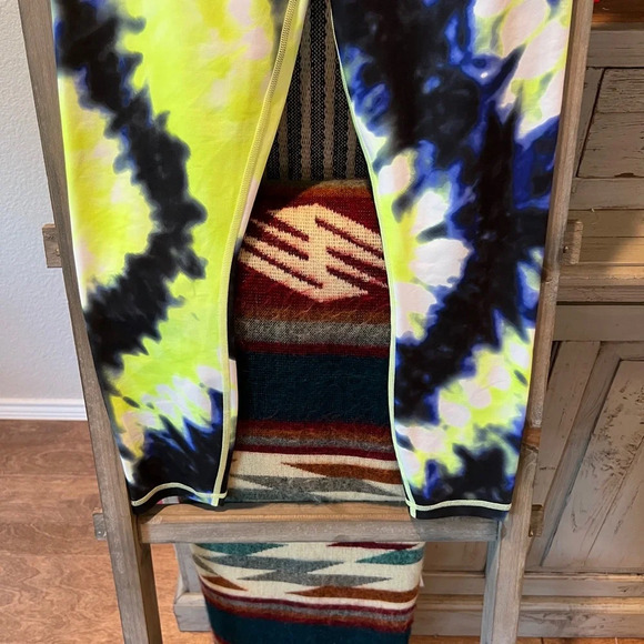 Athleta women’s elation 7/8 tie dye tight size small - Picture 3 of 9